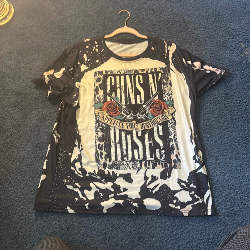 “ Guns N’ Roses” graphic print T-shirt